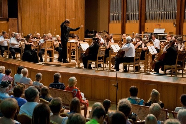 С новым дыханием в новый сезон: худрук Сочинского симфонического оркестра рассказал о планах коллектива.