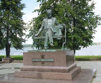 Памятник П.И. Чайковскому в Воткинске
