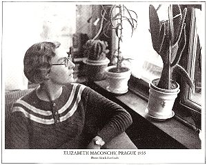 Элизабет Маконки