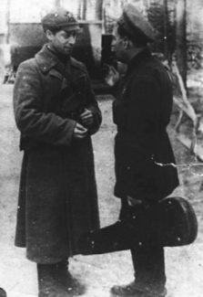 И. Любан и А. Бессмертный, фронтовая концертная бригада, 1942 год