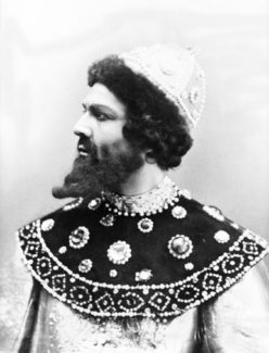 Федор Иванович Шаляпин в роли Бориса Годунова на сцене Московской русской частной оперы С. И. Мамонтова, 1898-99 гг.