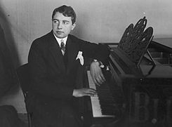 Лев Оборин
