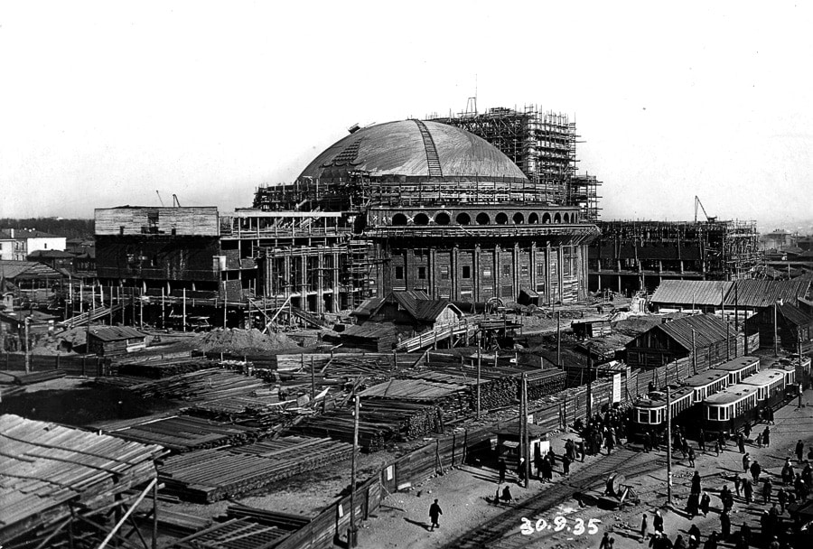 Строительство Новосибирского театра, 1935 год Строительство Новосибирского театра, 1935 год