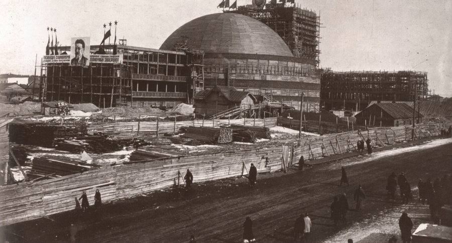 Новосибирский театр в 1941 году Новосибирский театр в 1941 году