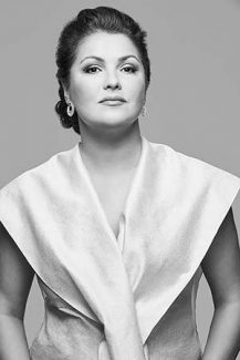 Анна Нетребко