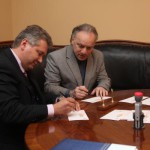 Владимир Самбур и Михаил Гантварг на церемонии спецгашения