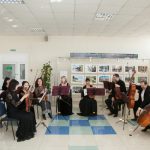 Оркестр камерной музыки "Глория" Хабаровской филармонии выступил с концертом на территории аэропорта