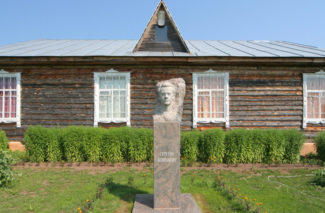 Памятник Сергею Лемешеву в Князево
