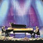 Дом музыки. «Джазовые импровизации» исполняют Даниил Крамер (слева) и Валерий Гроховский