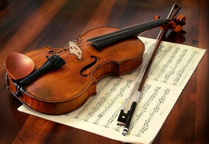 Найденная москвичом скрипка Страдивари оказалась подделкой
