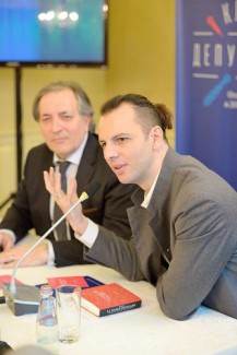 Теодор Курентзис