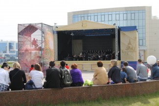 Концерт на открытом воздухе в Сургуте