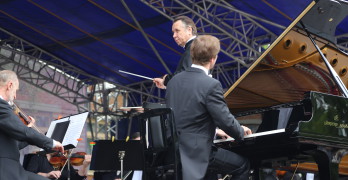 Михаил Плетнев и Николай Луганский на сцене фестиваля Рахманинова в Ивановке