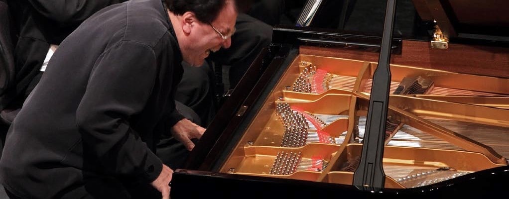 Пианист Андрей Гаврилов: "Я - часть этой страны и ее армии"