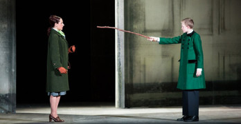 «Поворот винта» Б. Бриттена. Гувернантка — Сюзанна Харрелл, Майлс — Том Дизли. Фото — novayaopera.ru/Д. Кочетков