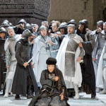 Христиан и мусульман отличить легко - по цвету. Фото - Salzburger Festspiele / Monika Rittershau