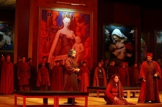 Фрагмент представления оперы «Трубадур» (2014). Фото - C Salzburger Festspiele / Forster