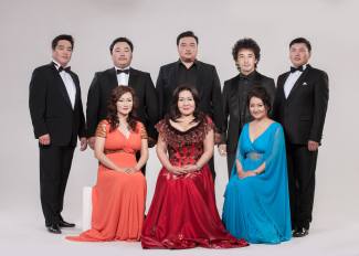 Солисты Государственного Академического театра оперы и балета Монголии