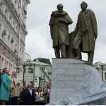 Памятник Станиславскому и Немировичу-Данченко