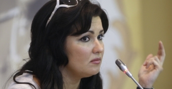 Анна Нетребко