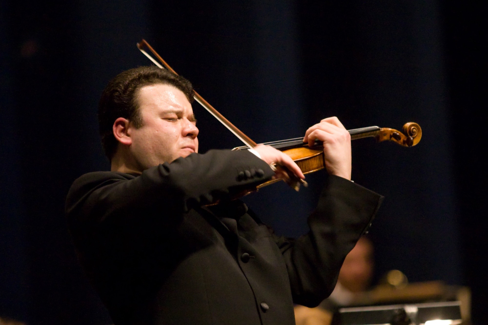 Маленький виртуоз. James Gaffigan дирижер. Корнгольд концерт для скрипки с оркестром.