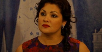 Анна Нетребко