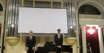 Иэн Бостридж и Джулиус Дрейк на сцене Большого зала Санкт-Петербургской филармонии