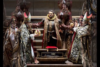 Ильдар Абдразаков – Филипп Второй. Сцена из оперы “Дон Карлос” в Театре Regio (Турин, Италия)