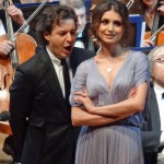 Валентина Нафорница с Национальным филармоническим оркестром России на новогоднем гала концерте в Московском международном Доме музыки, 31.12. 2014 года. Фото - Александр Шварценштейн