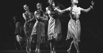 Сцена из балета "Снегурочка" (фото с премьеры 1963 года, предоставлено пресс-службой МАМТа)