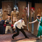 «Лулу» решена на сцене весело и мрачно. Фото - Миклош Сабо