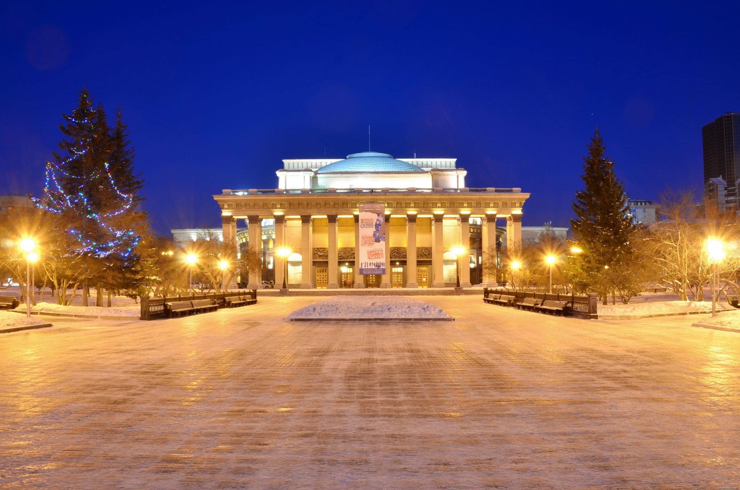 Новосибирск, оперный театр, площадь Ленина