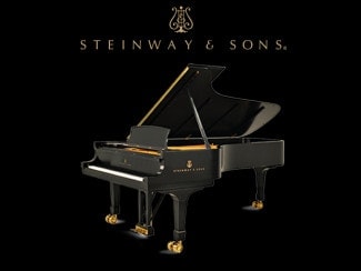 В Ижевске распаковали концертные рояли фирмы «Steinway & Sons»