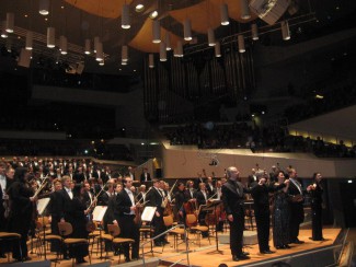 После исполнения оратории Кароля Шимановского Stabat Mater для солистов, хора и оркестра, соч. 53