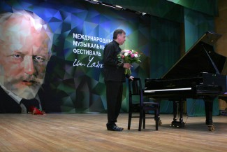 Михаил Плетнев в Клину Михаил Плетнев в Клину
