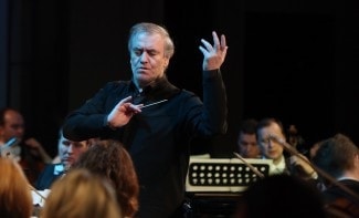 Валерий Гергиев дирижирует в Курске
