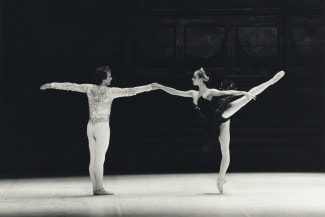 Сильви Гиллем и Рудольф Нуриев в спектакле «Лебединое озеро», фото — Gilles Tapie