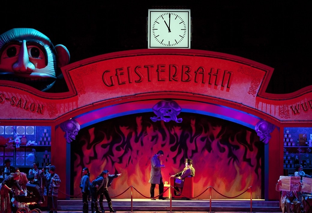 Сцена из оперы "Кавалер розы" в Большом театре. Фото -Дамир Юсупов