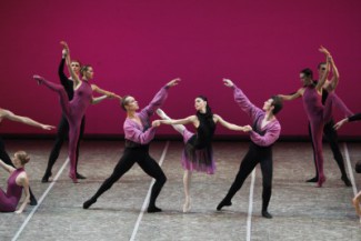 Балетной премьерой фестиваля в Самаре, посвященного 175-летию со дня рождения Чайковского, стала его «Серенада»