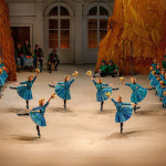 Сцена из спектакля «Тщетная предосторожность». Фото — Елена Лехова