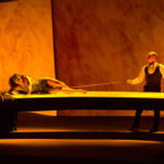 Интерьеры и костюмы «Саломеи» заметно осовременились на сцене «Новой оперы» . Фото - Даниил Кочетков