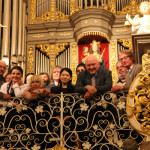 Жюри и конкурсанты у органа Кафедрального собора. Фото - Сергей Бирюков