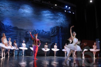 «Классический русский балет» привёз в Белгород знаменитое «Лебединое озеро»
