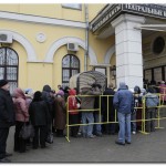 Очередь за билетами в театральные кассы Большого театра. Руслан Кривобок/РИА Новости