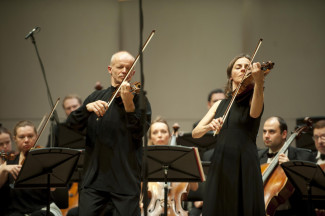 Томас Цетмайр, Рут Киллиус, оркестр "Musica Viva". Фото - Григорий Мумриков.