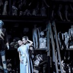 Статуя Командора – лишь один из манекенов на складе