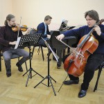 Артем Шишков (скрипка), Иван Каризна (виолончель), Кирилл Кедук (фортепиано). Фото: Виктор Гилицкий