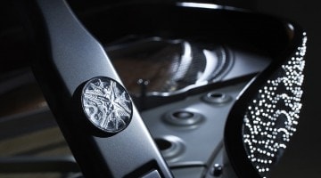 Рояль Steinway & Sons "Masque de femme" оформленный Lalique