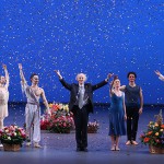 На поклоны вышли вместе — Акимов и гости. Фото - Елена Фетисова