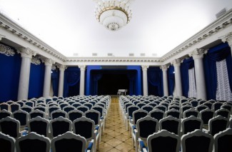 В камерном белоколонном зале княгини Шаховской стартовал проект "Царицы сцены"